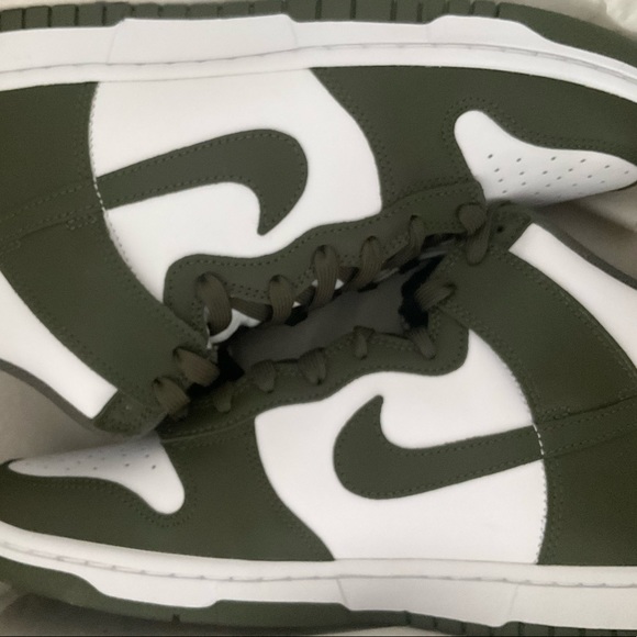 Nike Dunk Hi Retro - Picture 3 of 3